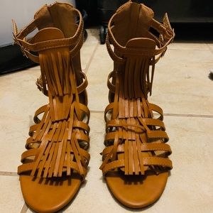 Tan Gladiator Sandals size 6, never been worn.
